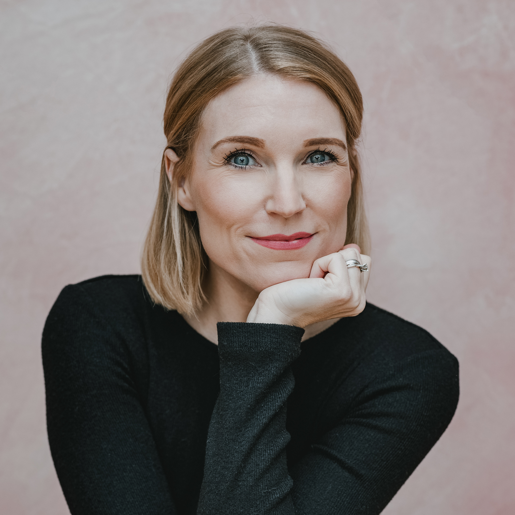 <a class="vita" href="https://gandersheimer-domfestspiele.de/vita-nadine-kuehn/?iframe=true">Nadine Kühn</a>